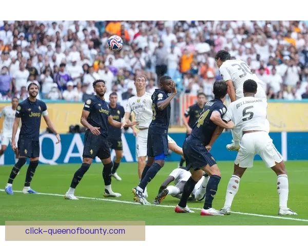 世俱杯赛场VAR判罚争议引热议技术介入与足球公平如何平衡